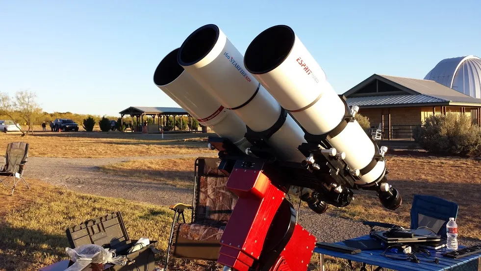 From left to right: the Tak TOA-150, an Astro-Physics AP-160 Starfire (guide scope), and the Skywatcher Esprit, set up side by side for the shoot-out