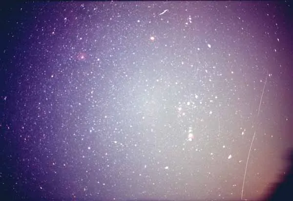 An unprocessed 50mm f1.4 shot showing vignetting and astigmatism