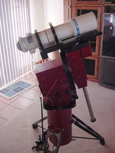 FIGURE 3 - A Paramount with a Takahashi refractor